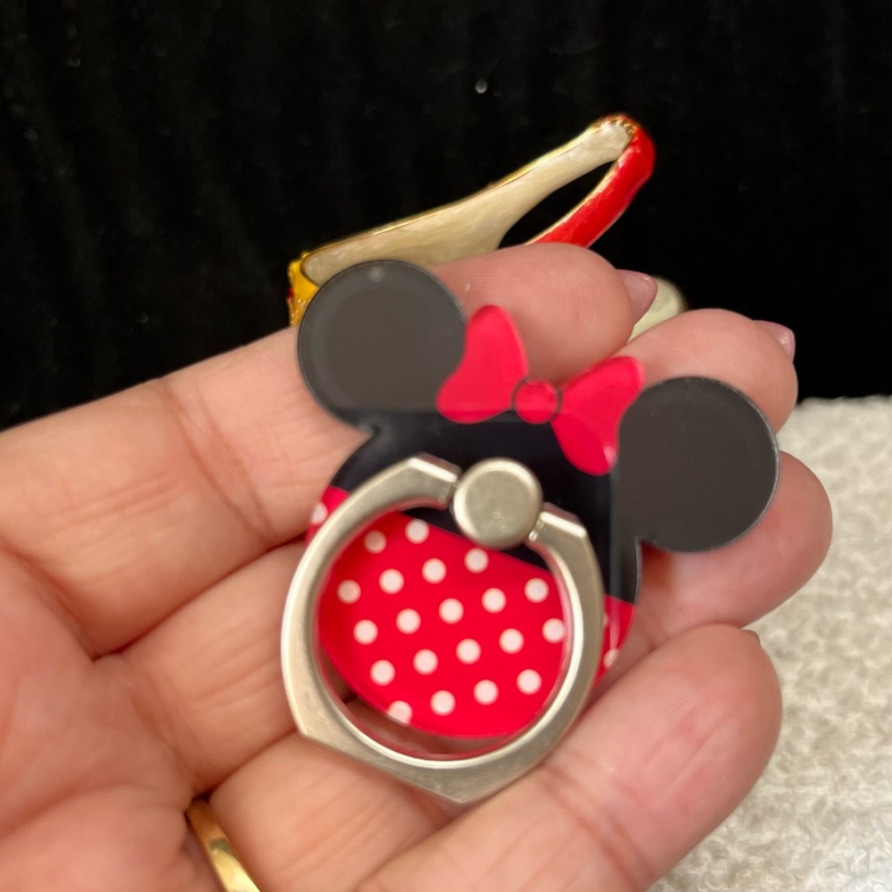 2/12 ❤️Phone case kickstand Minnie-stick on
